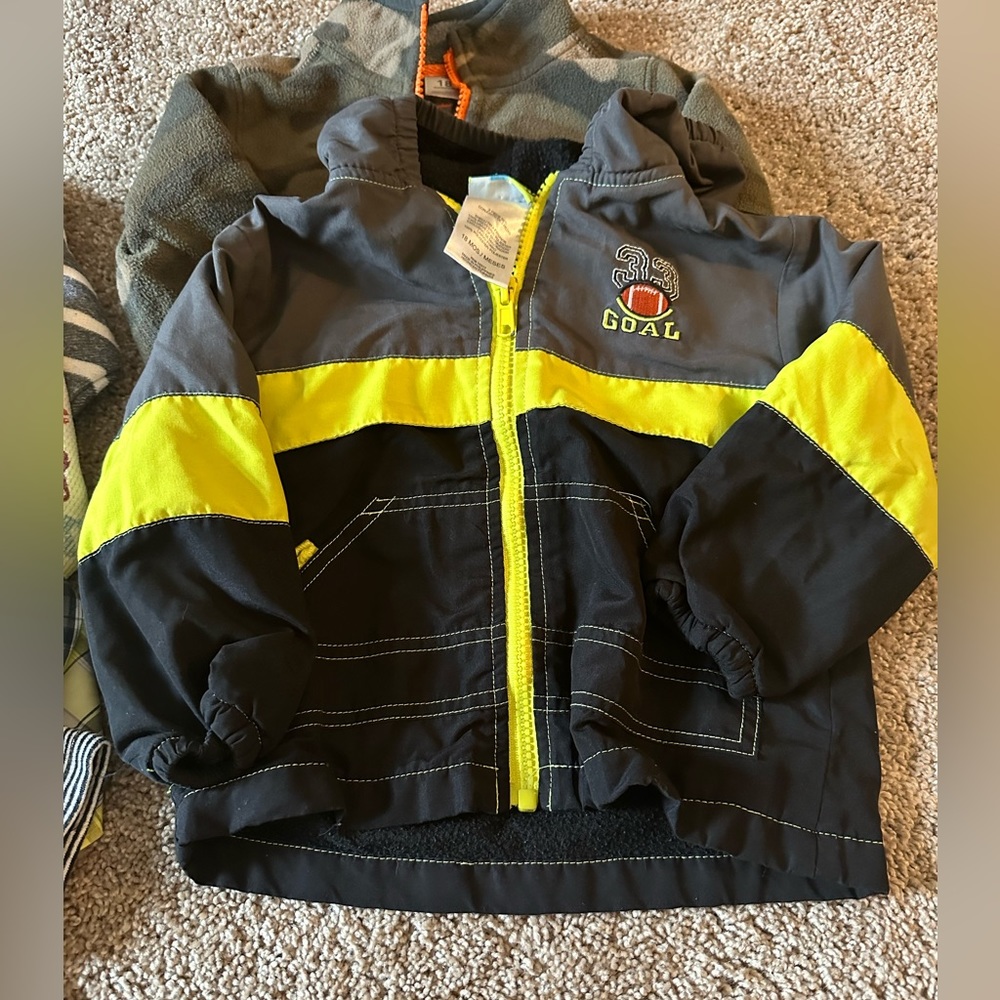 18 month boy’s clothing bundle - Picture 9 of 11